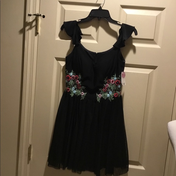 New! Floral Accent Peek a Boo Sides Dress - Picture 7 of 10